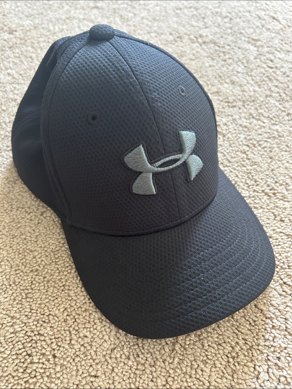 Youth S/M Under Armour Charcoal Black Logo Mesh Cap